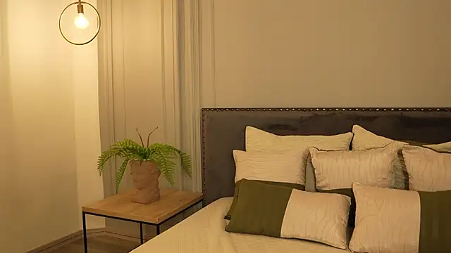 IrisBaker online show from January 17, 11:12 pm