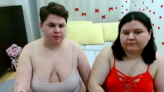 BeckyAndHellen online show from November 5, 9:20 pm