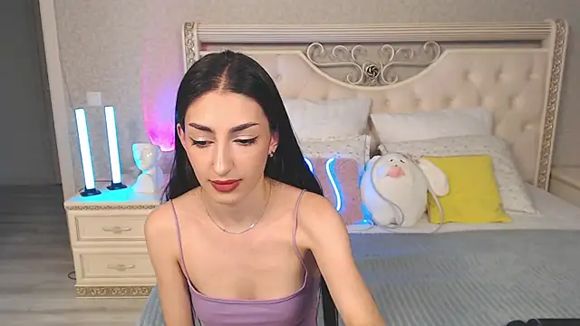 Lina Robbins online show from June 14, 2:17 pm
