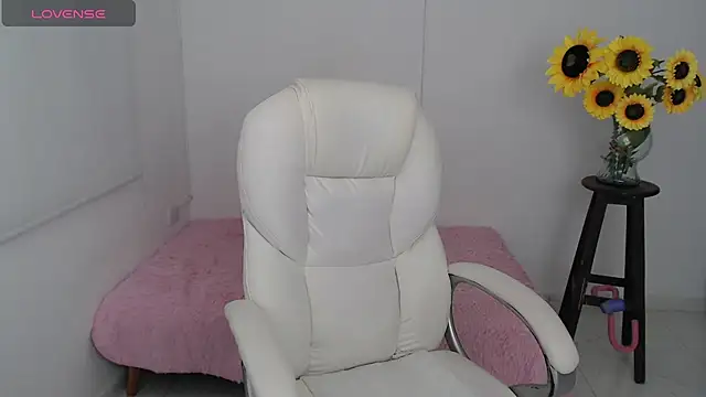 ana milf online show from September 26, 1:09 pm