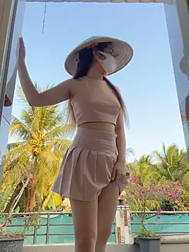 BabyThree  online show from March 7, 10:11 am