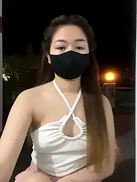 BabyThree  online show from November 26, 2:18 pm