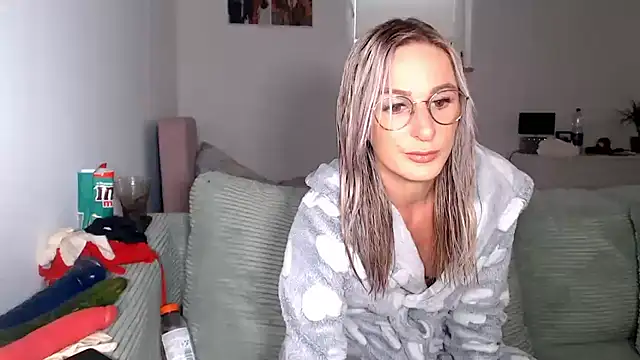 Liana Lou online show from June 20, 12:52 pm