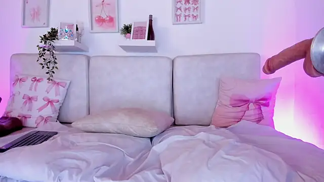 Malka Burning online show from December 19, 8:34 pm