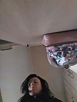 lovewildguy1 online show from April 9, 7:03 am