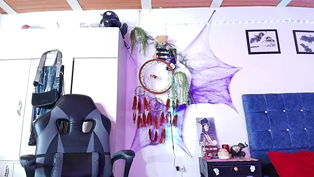 bathory vamps online show from October 31, 1:59 pm