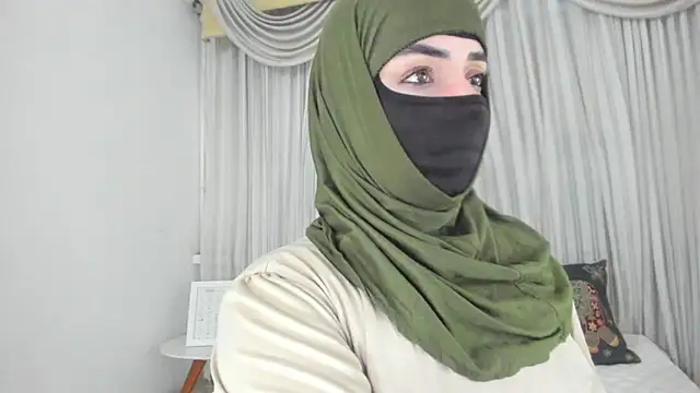 Uzra hayed online show from April 13, 3:02 pm