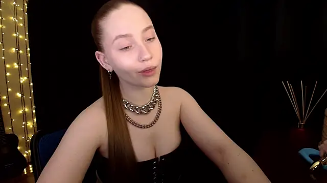 SindiWatsoon online show from March 17, 3:16 pm