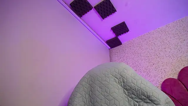 luly pink online show from June 2, 4:35 am