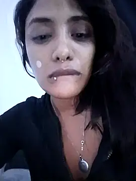 VictoireFeller online show from December 5, 6:02 am