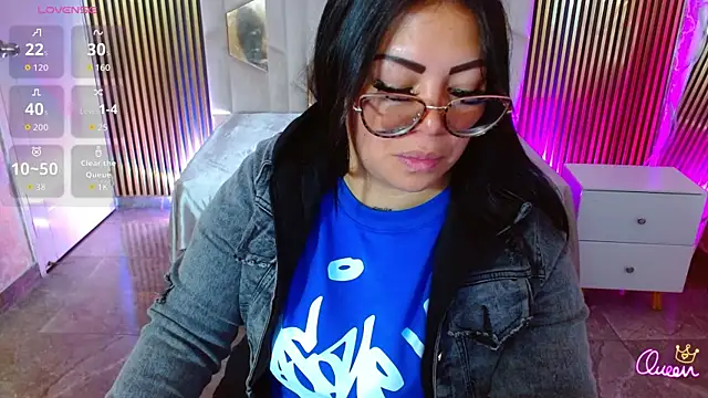 martinna tay online show from May 29, 3:37 am