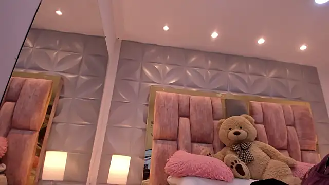 Charlotte Ice1 online show from March 23, 2:56 pm