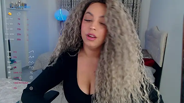  Just a queen 3 online show from October 14, 1:03 pm