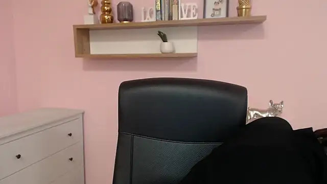 sarah perfect online show from April 23, 7:49 am