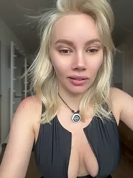 Bestie Online online show from July 11, 2:06 pm