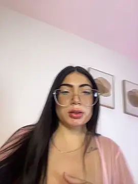 Mia 222 online show from April 1, 1:41 pm