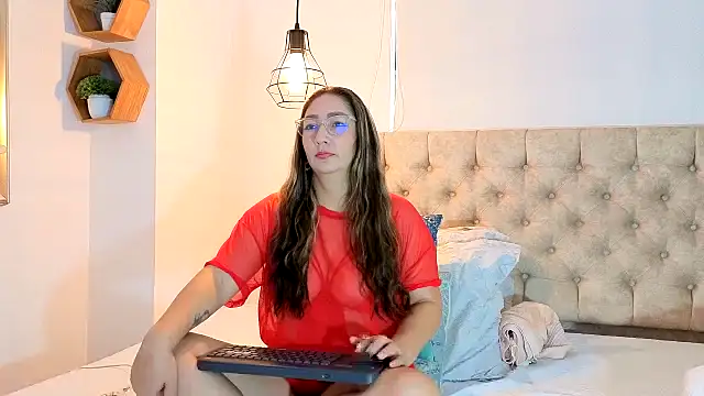 Anya Texas online show from October 15, 8:00 pm