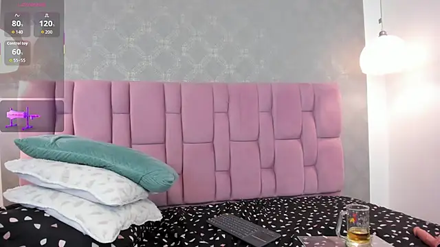 brithanyadams23 online show from December 3, 4:04 am