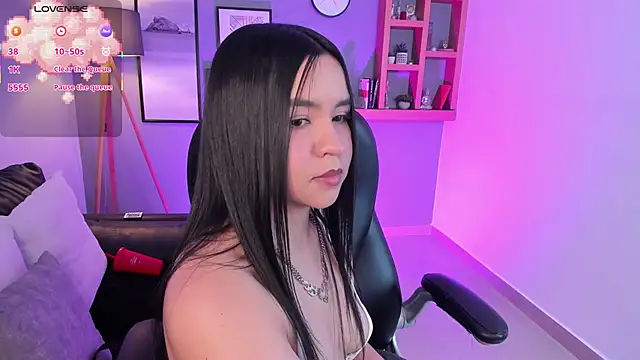 Hanna  Becker  online show from September 15, 4:10 am