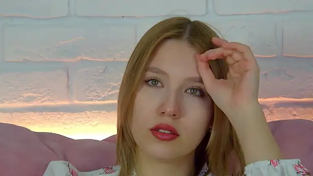 LiliLinn online show from September 29, 4:50 am