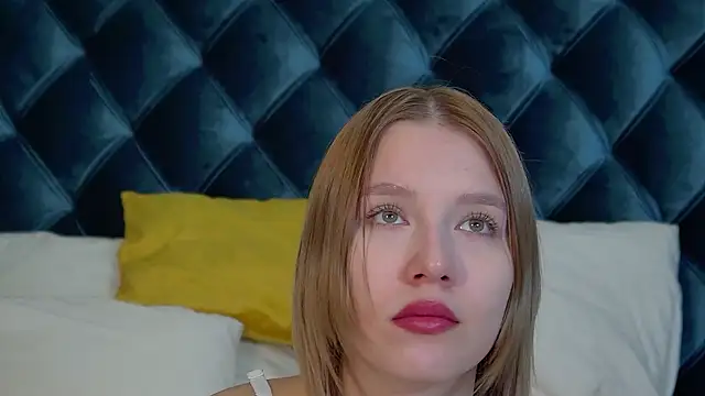 LiliLinn online show from September 15, 4:54 am