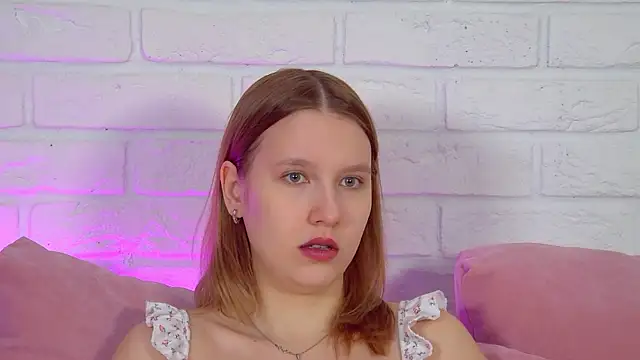 LiliLinn online show from May 28, 4:32 am