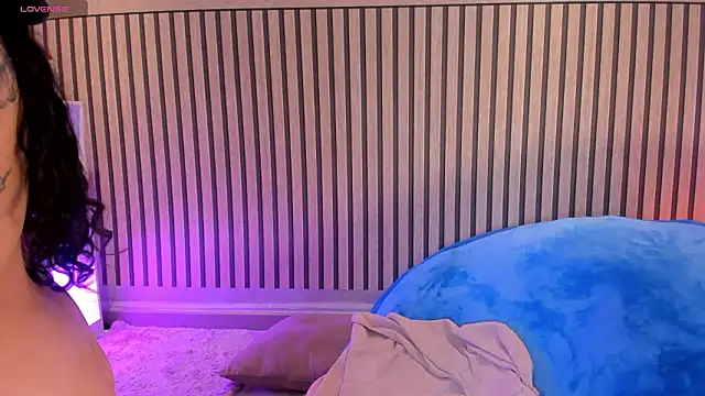 NinaInk online show from February 3, 11:59 am