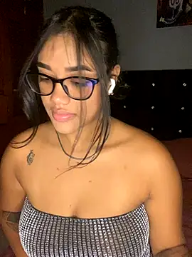 ElaEndez  online show from December 3, 7:33 am