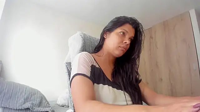 Sweetdreamses  online show from September 12, 2:02 pm