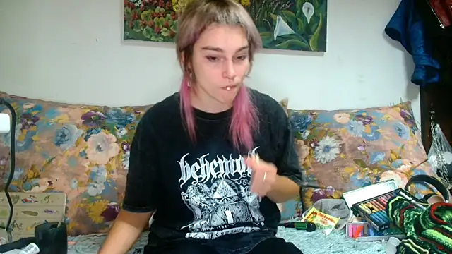 Sophie Bell online show from October 19, 5:15 pm