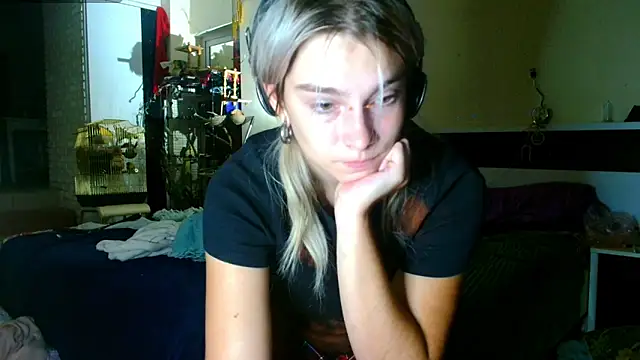 Sophie Bell online show from September 10, 4:51 pm