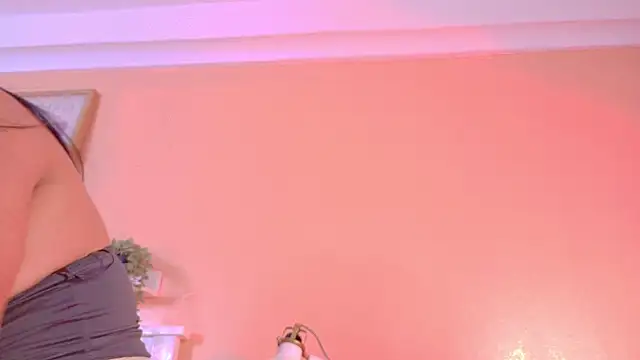 KendalMilleer online show from December 20, 10:52 am