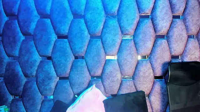 Aurora 18 online show from October 14, 2:19 pm