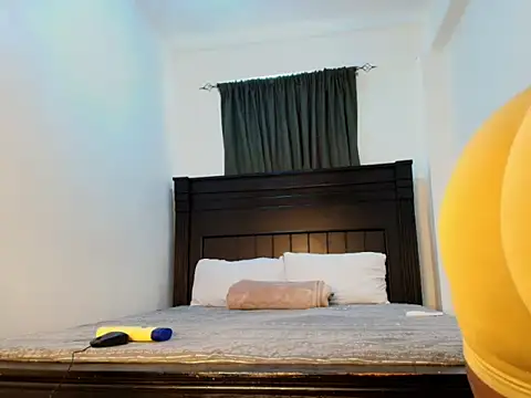 Deeloverxx online show from May 15, 6:16 am