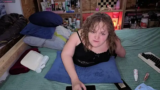 MiniNatalie online show from December 4, 1:46 pm