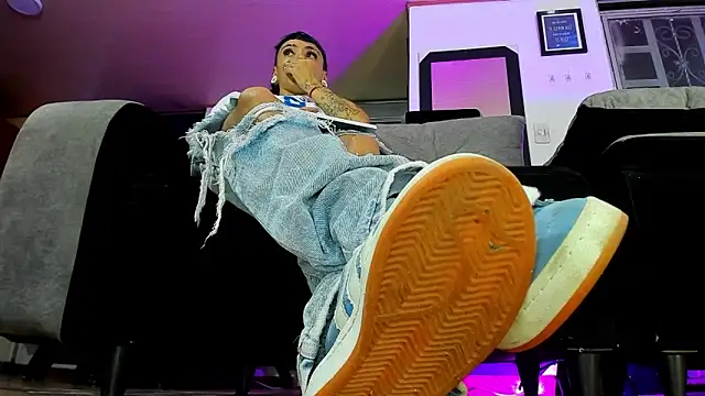 vivi-honey online show from October 2, 12:15 am