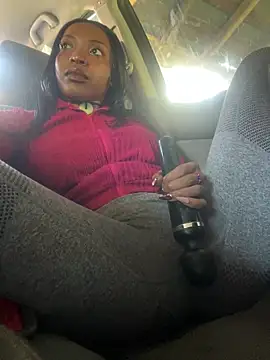 KimiAqua online show from April 7, 6:21 pm