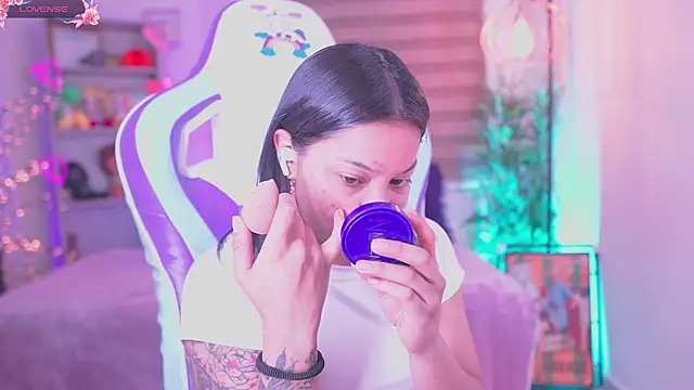 madelyn rose  online show from September 26, 2:20 am