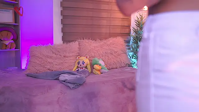 madelyn rose  online show from September 13, 2:30 am