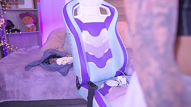 madelyn rose  online show from September 19, 12:31 am