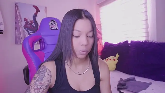 madelyn rose  online show from April 8, 6:32 pm