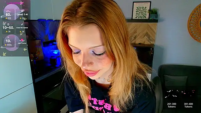 Hannah Carr online show from April 11, 3:59 pm