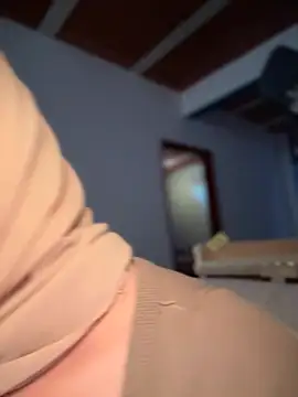 lalilamassu1 online show from January 9, 2:32 pm