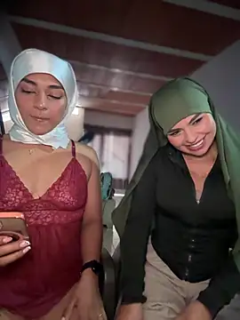 lalilamassu1 online show from April 12, 6:33 pm