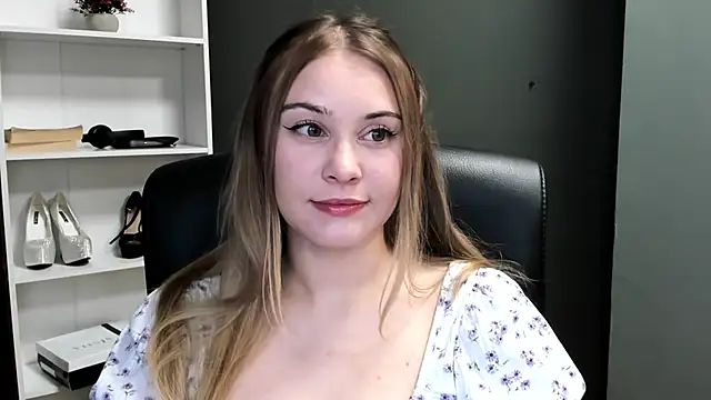 kitty valeria online show from April 13, 8:53 pm