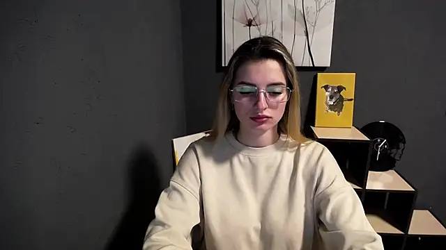 lady olivia  online show from April 8, 12:51 pm