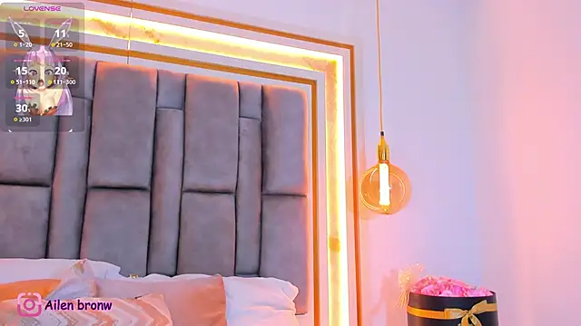 elianabrown online show from September 12, 10:39 pm