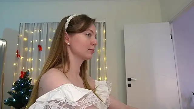  elisa omm  online show from December 23, 9:24 am