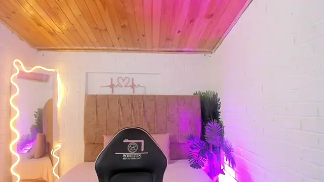 Chiara tay online show from September 24, 7:24 pm