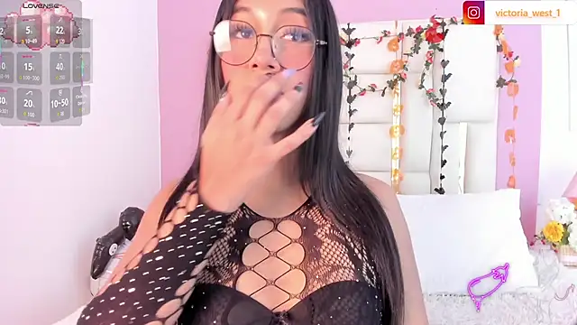 Victoria west online show from October 7, 8:57 pm